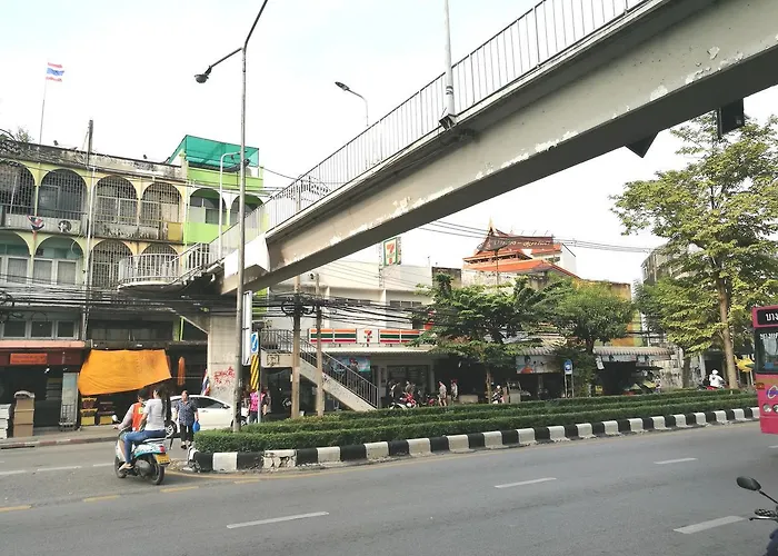 Jl Siriraj Hotel Bangkok